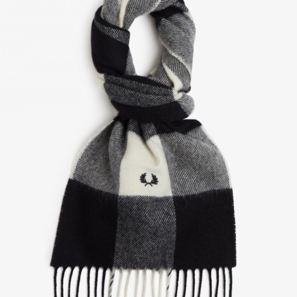 Fred Perry 100% Wool Black/Cream Plaid Scarf Made in Scotland - MSRP $100 - NWT
